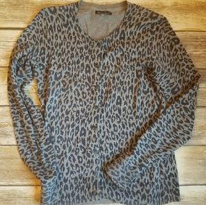 2/$30 Gap Gray Animal Print Cardigan Sweater Small S